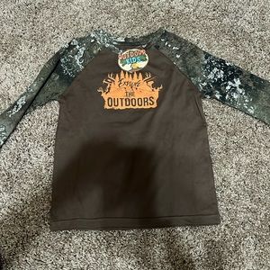 Bass pro long sleeve tee.  Size small kids NWT
